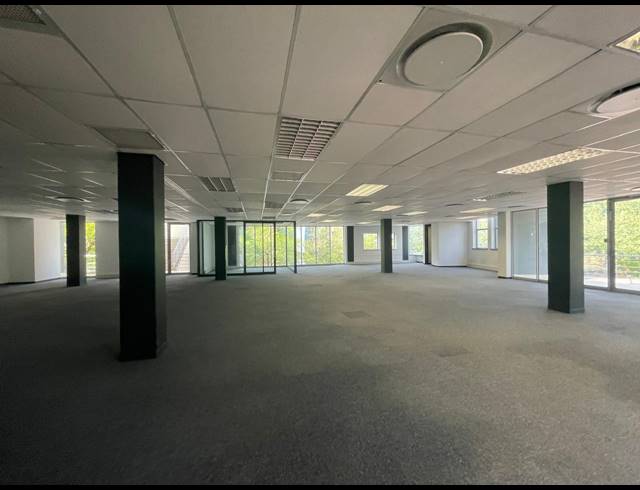 369M² OFFICE TO LET IN BRYANSTON